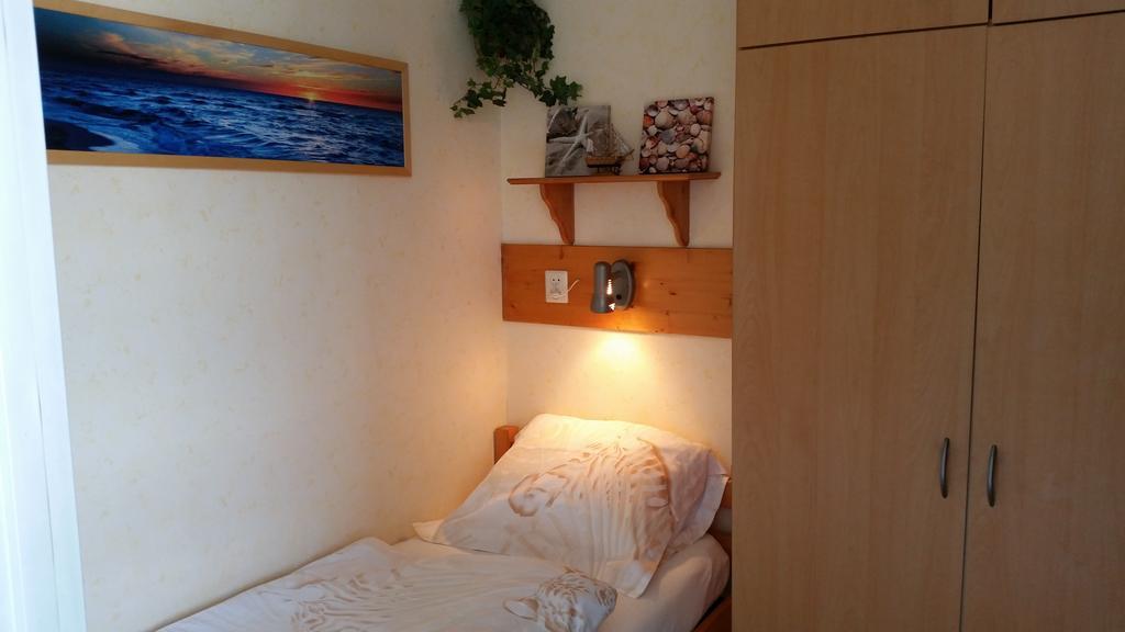 Vuurtoren Bed By The Sea Westkapelle Room photo